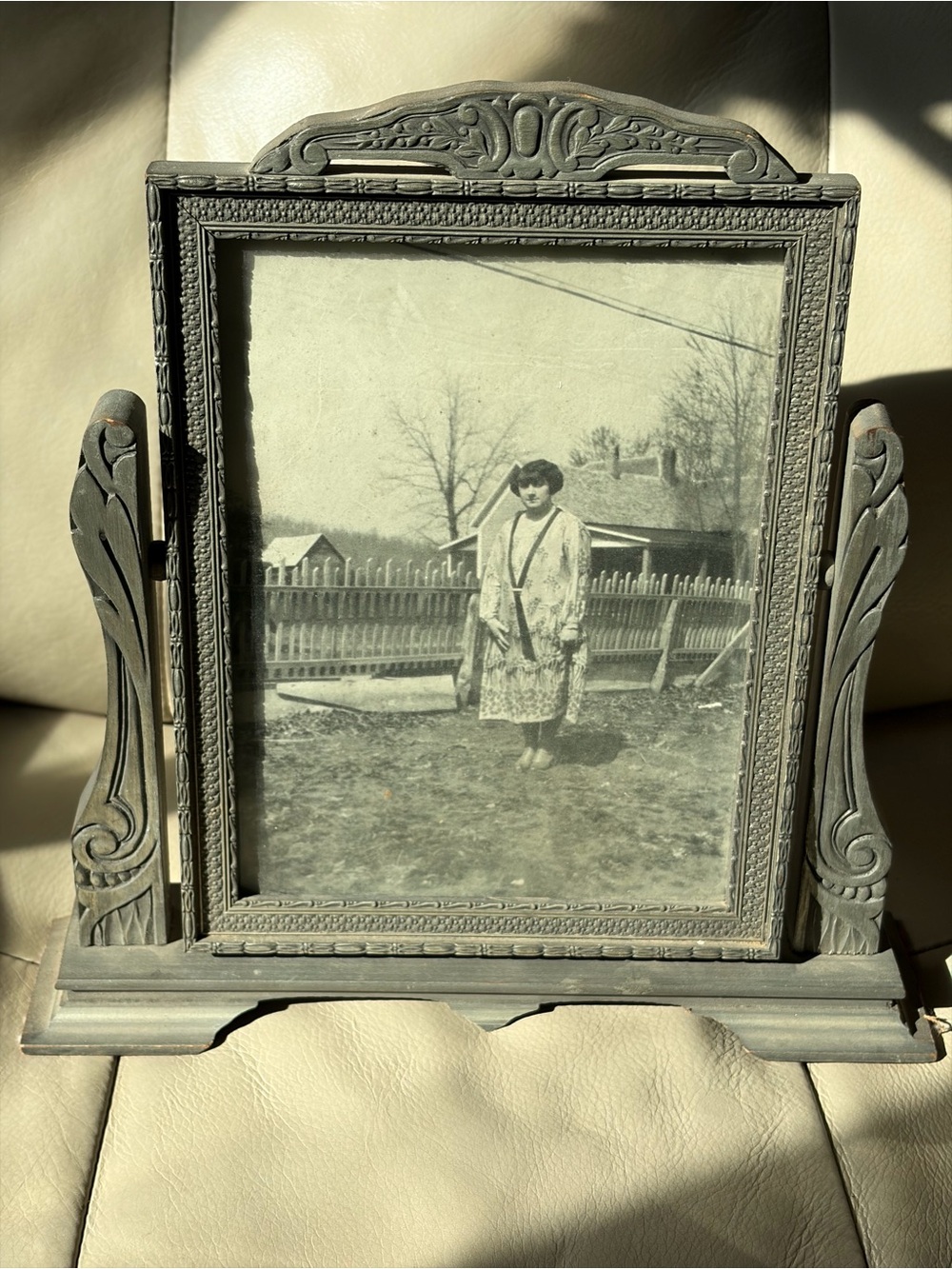 Vintage Ornate Wooden Tabletop Frame in Gray - Decorative Accent